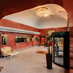 酒店 Palace