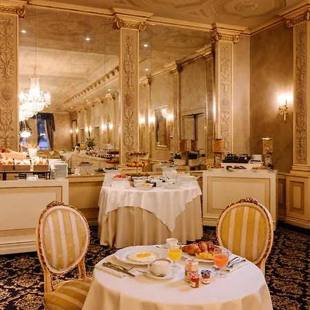 Palace Ξενοδοχείο 4*