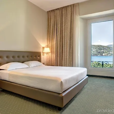 Palace 4*