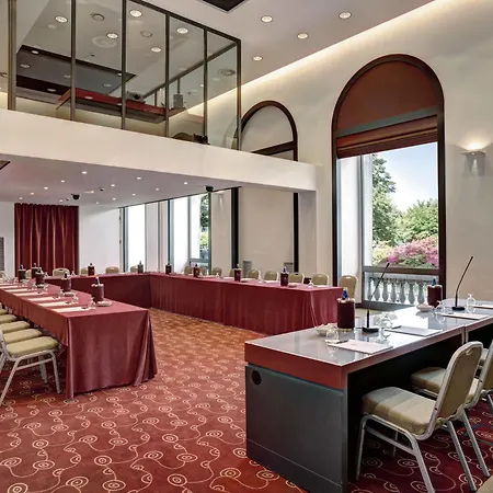 Palace 4*