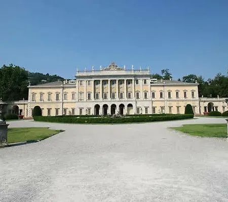 Palace Como