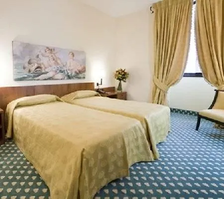 Palace 4*