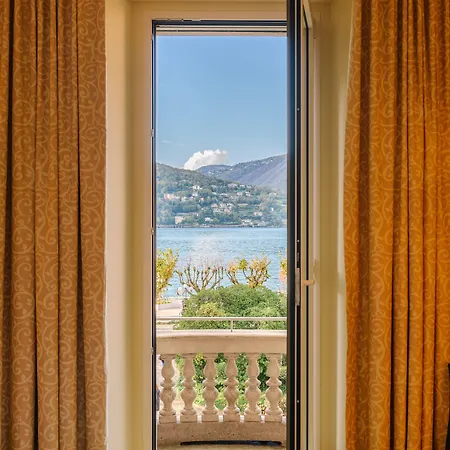 Palace Como