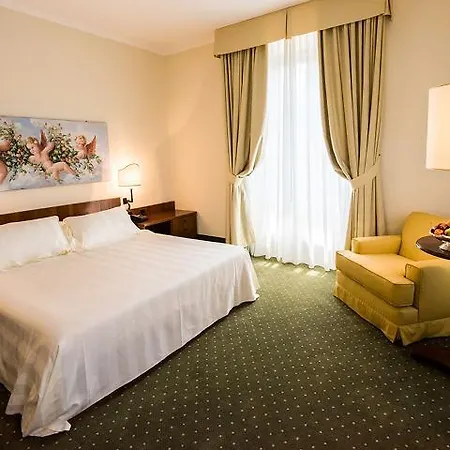 Palace 4*