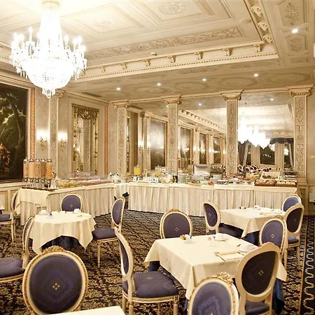 Palace Como